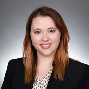 headshot image of female physician Dr. Elizabeth Davis