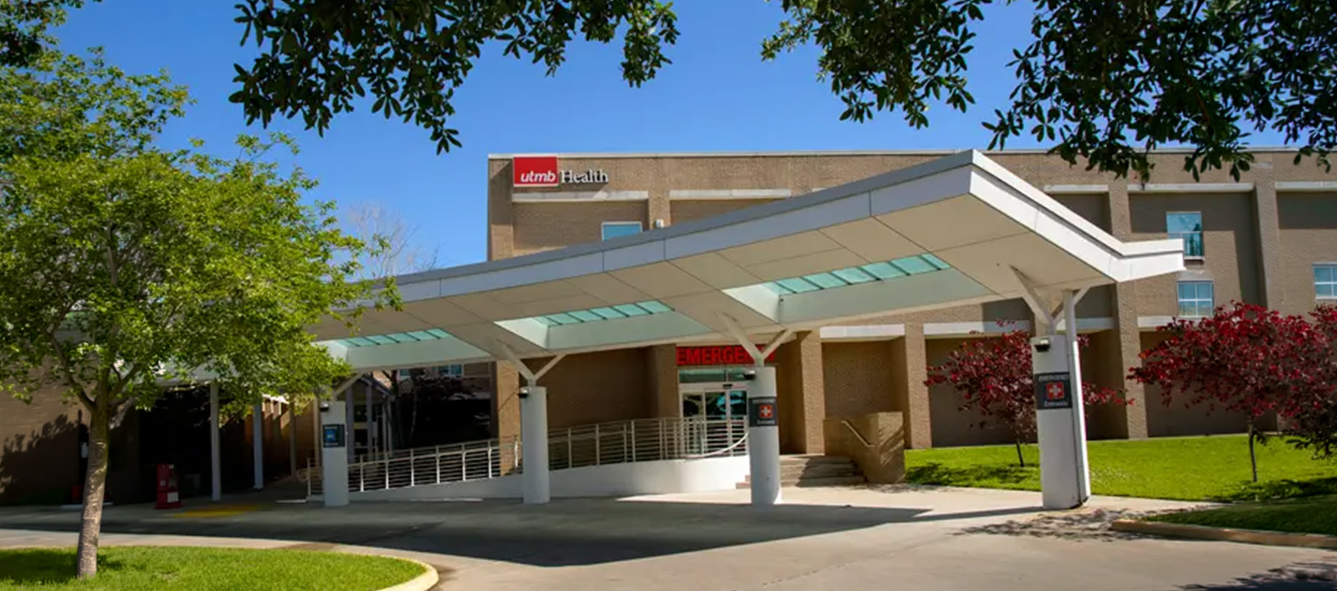 Exterior view of UTMB Health Angleton Danbury Campus, home to the Peklo Womens Pavilion for labor and delivery care.